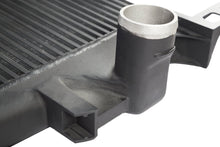 Load image into Gallery viewer, CSF #7106 03-07 Ford Super Duty 6.0L Turbo Diesel Heavy Duty Intercooler