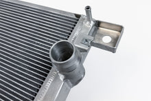 Load image into Gallery viewer, CSF #8228 Ford Bronco &amp; Ranger Heavy-Duty All-Aluminum Radiator